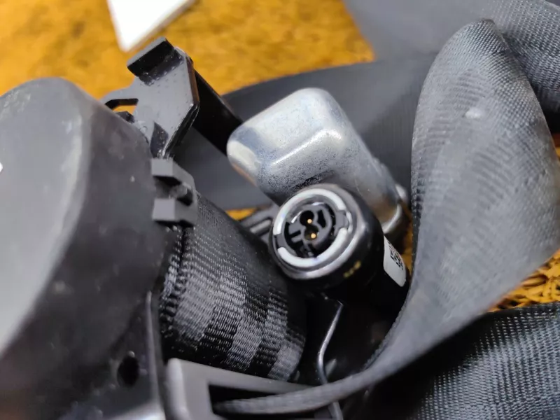 Ремень безопасности