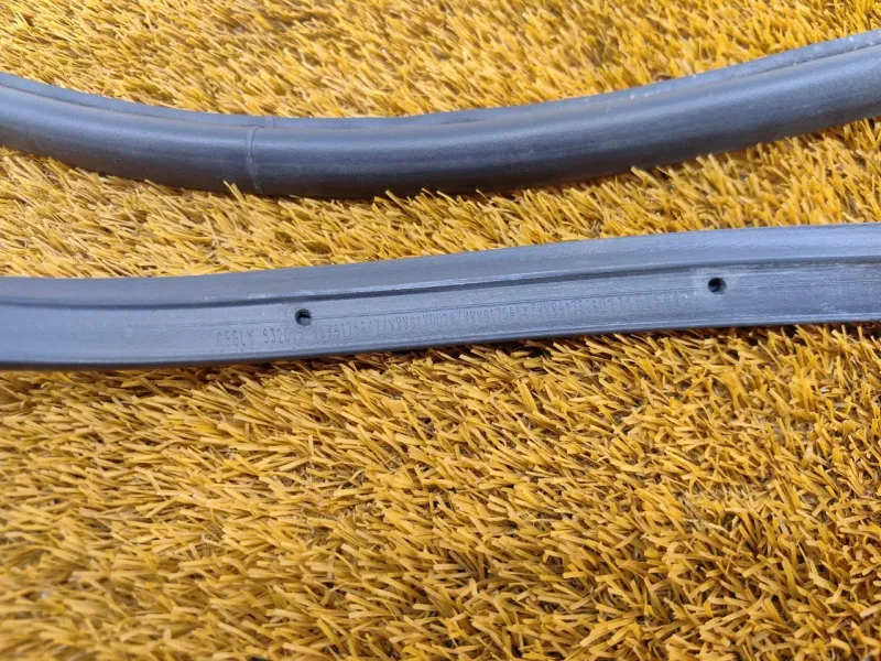 Уплотнитель двери