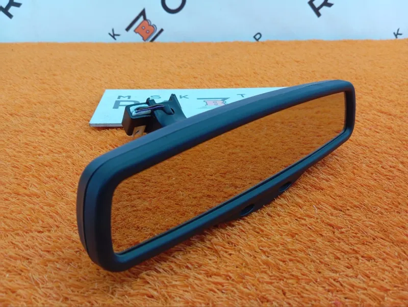 Зеркало заднего вида