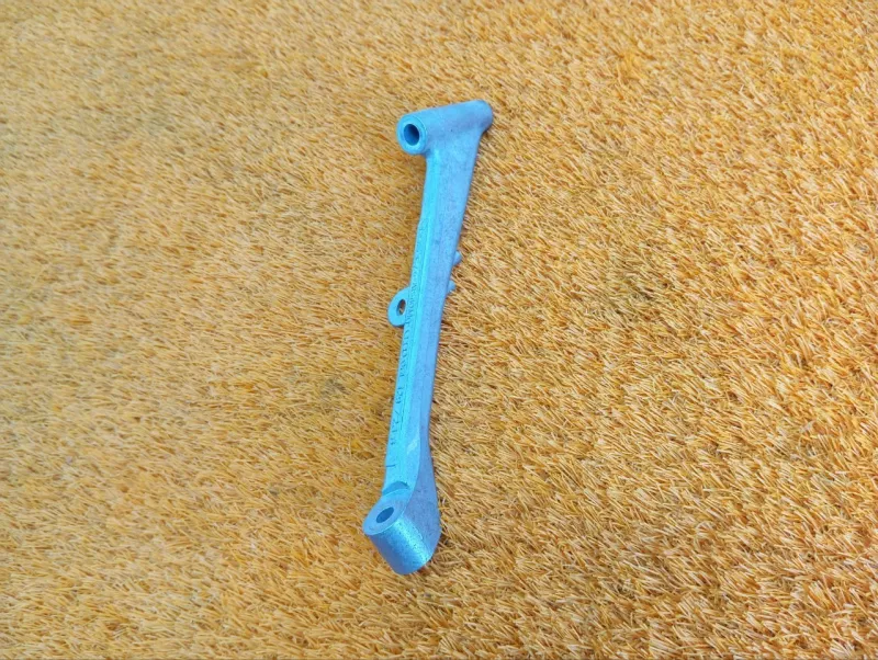 Кронштейн впускного коллектора