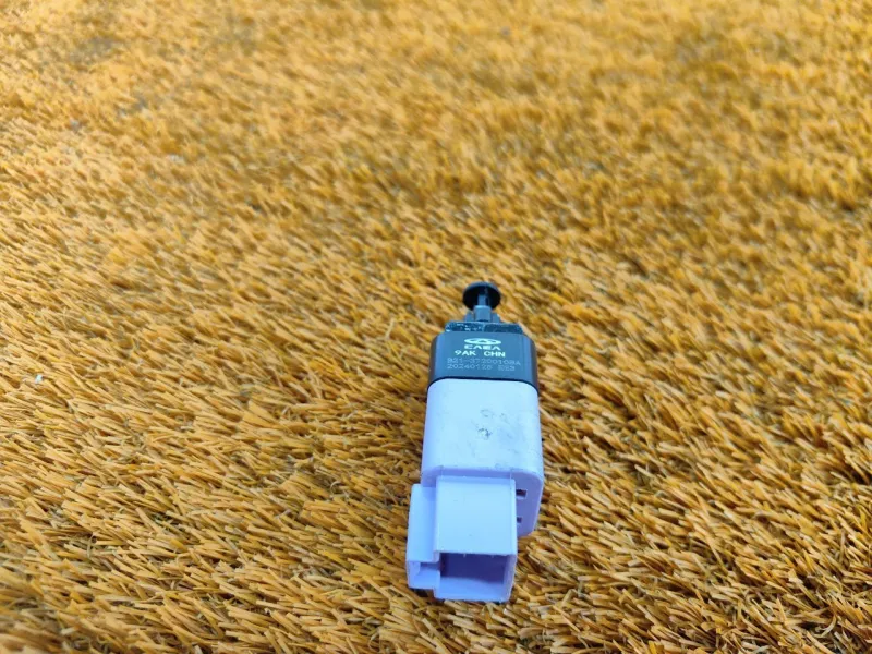 Датчик педали тормоза