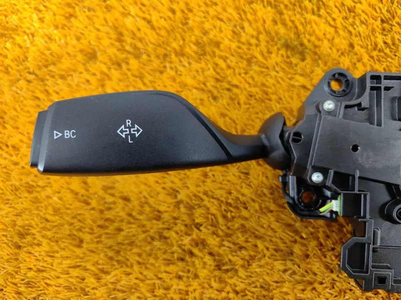 Подрулевой переключатель