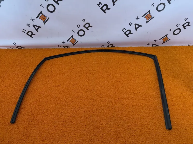 Уплотнитель стекла двери