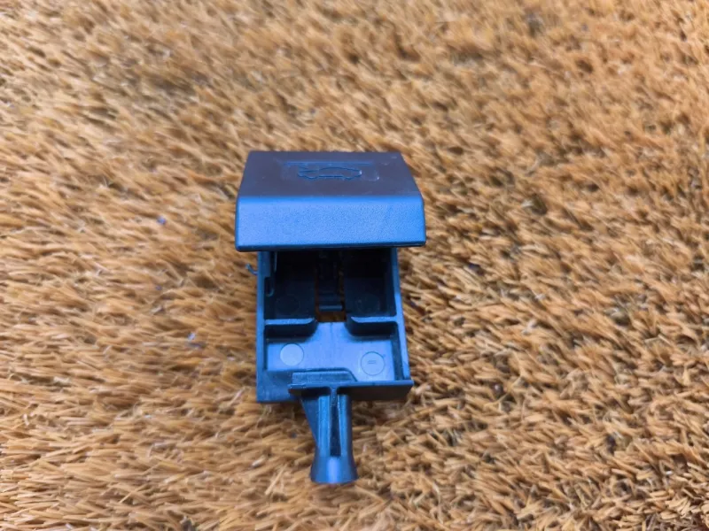 Ручка открывания капота