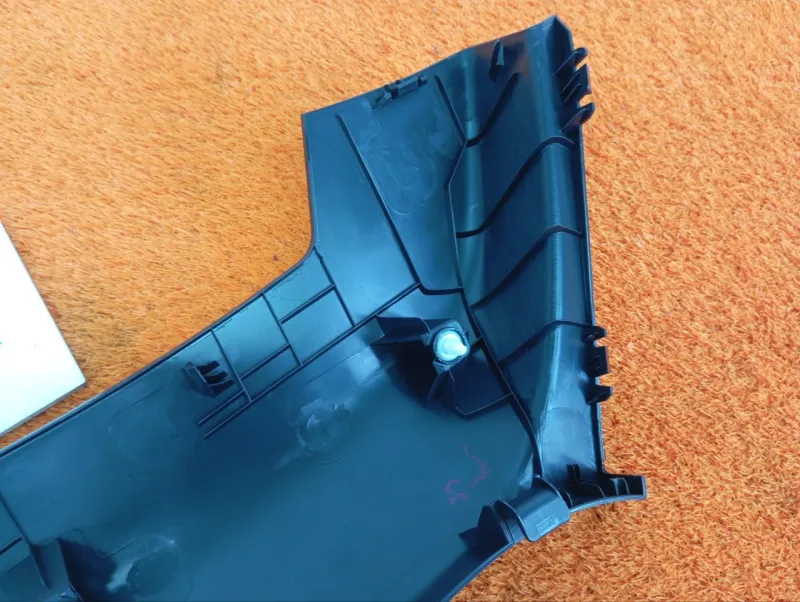 Накладка на стойку кузова