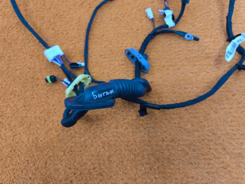 Электропроводка крышки багажника