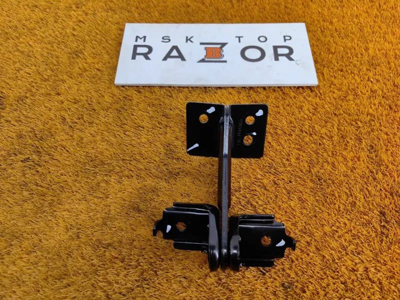 Кронштейн заднего сиденья