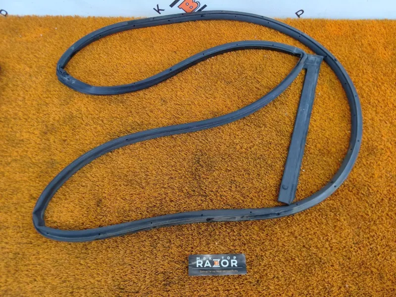 Уплотнитель двери