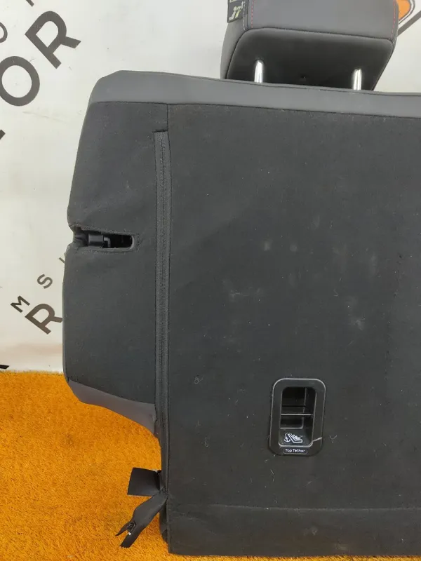 Спинка сиденья