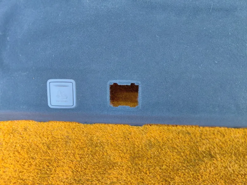 Полка багажника