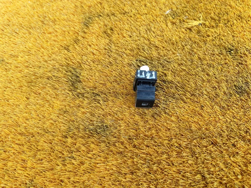 Кнопка стеклоподъемника