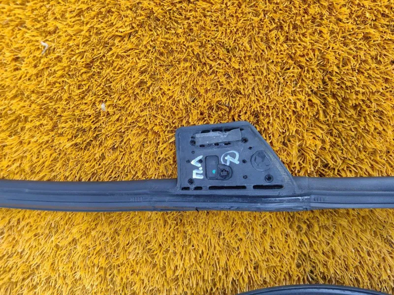 Уплотнитель двери