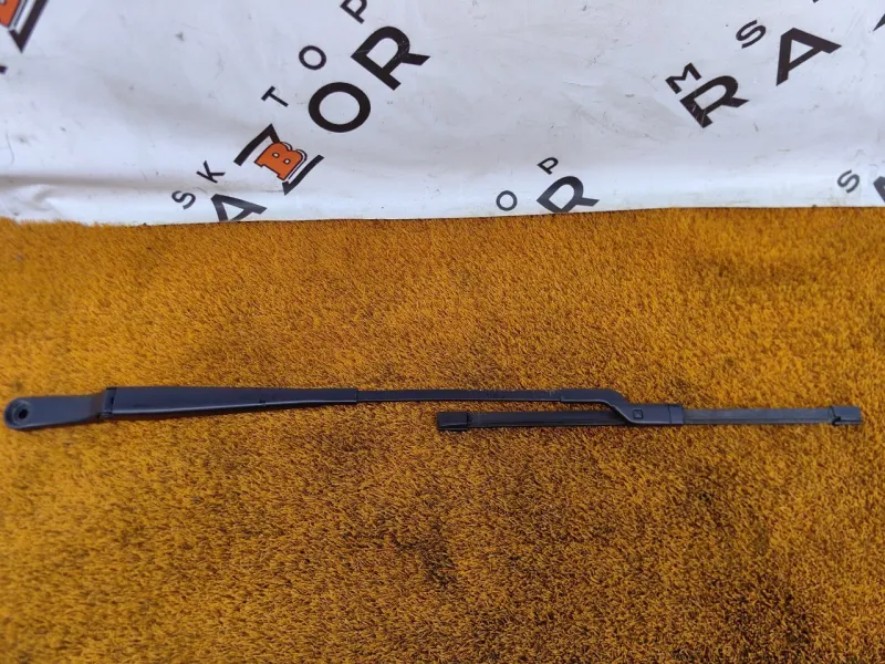 Поводок стеклоочистителя лобового стекла