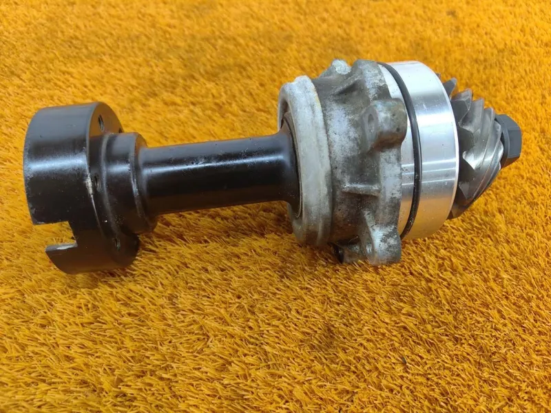 Вал приводной раздаточной коробки