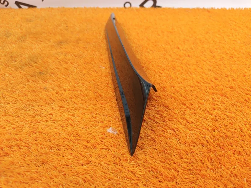 Молдинг на крыло