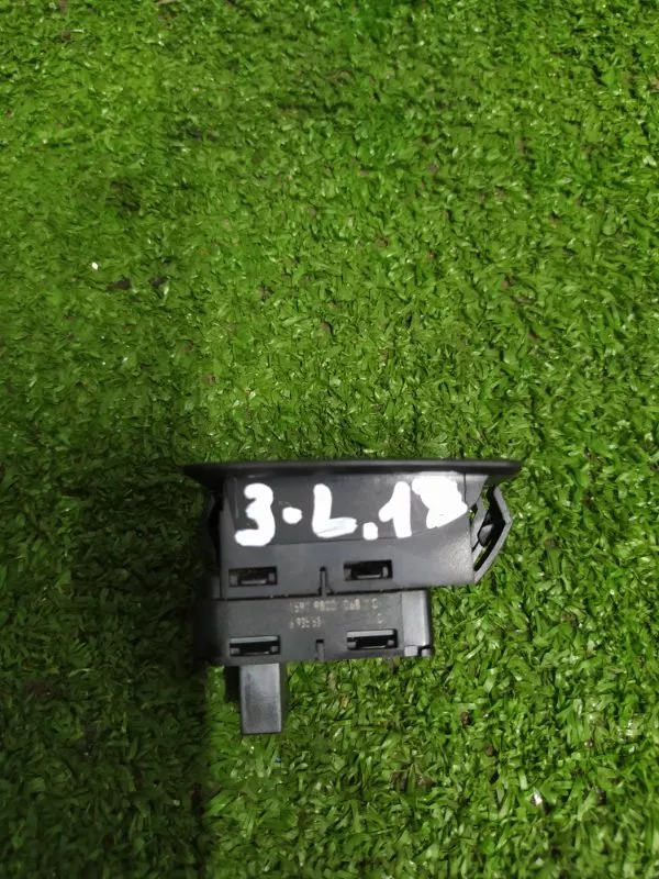 Кнопка стеклоподъемника