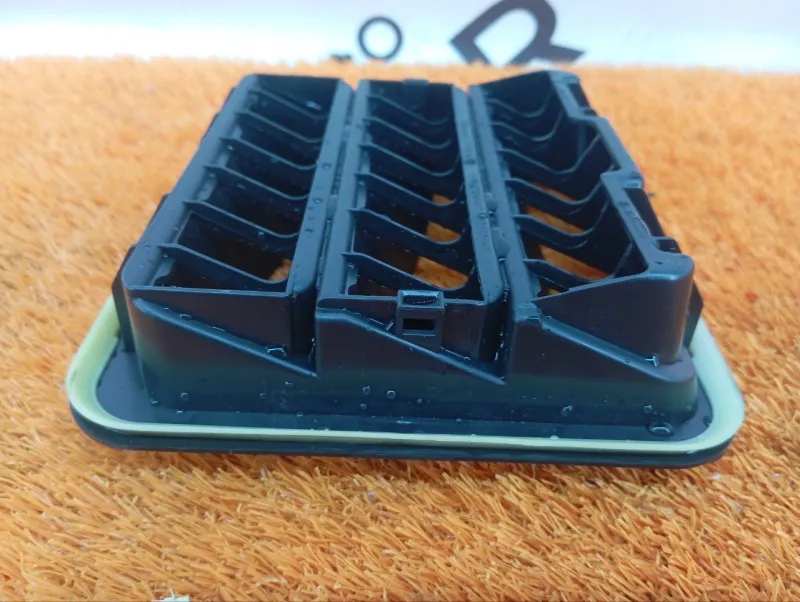 Решетка вентиляционная