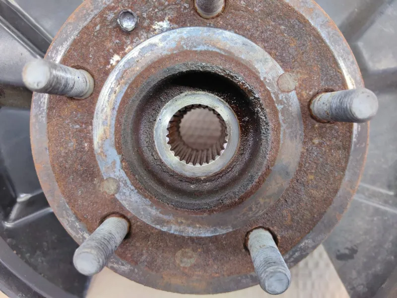 Кулак поворотный