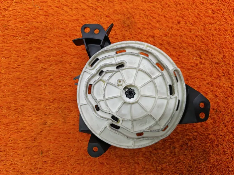 Моторчик заслонки печки