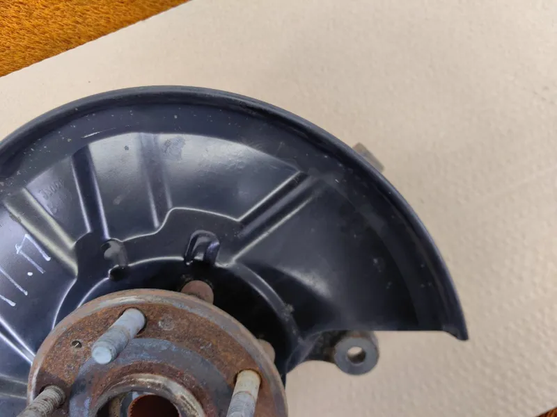 Кулак поворотный