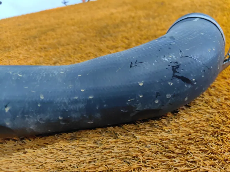 Патрубок воздушного фильтра