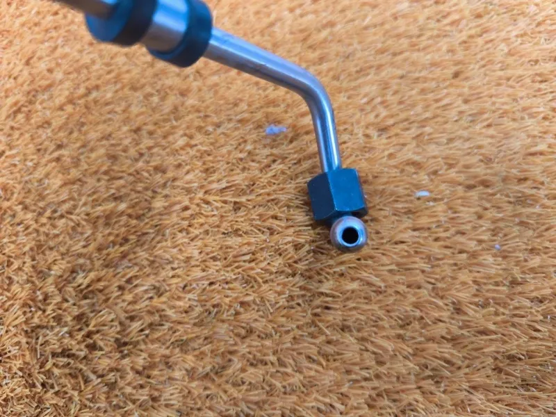 Трубка топливная