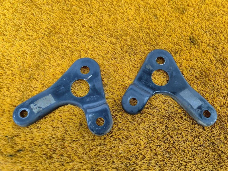 Крепление балки подвески