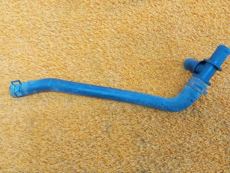 Патрубок радиатора