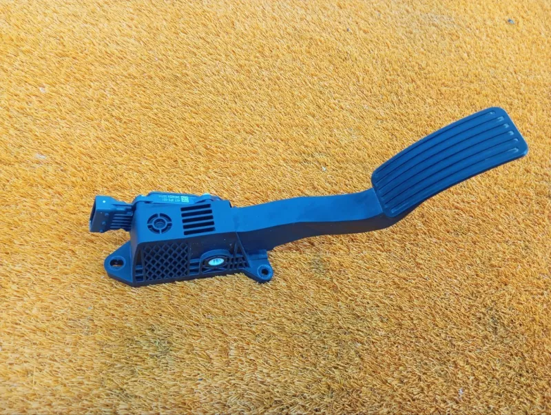 Педаль газа Changan CS55 Plus 2024 1108100MK02BE01 JL473ZQ7