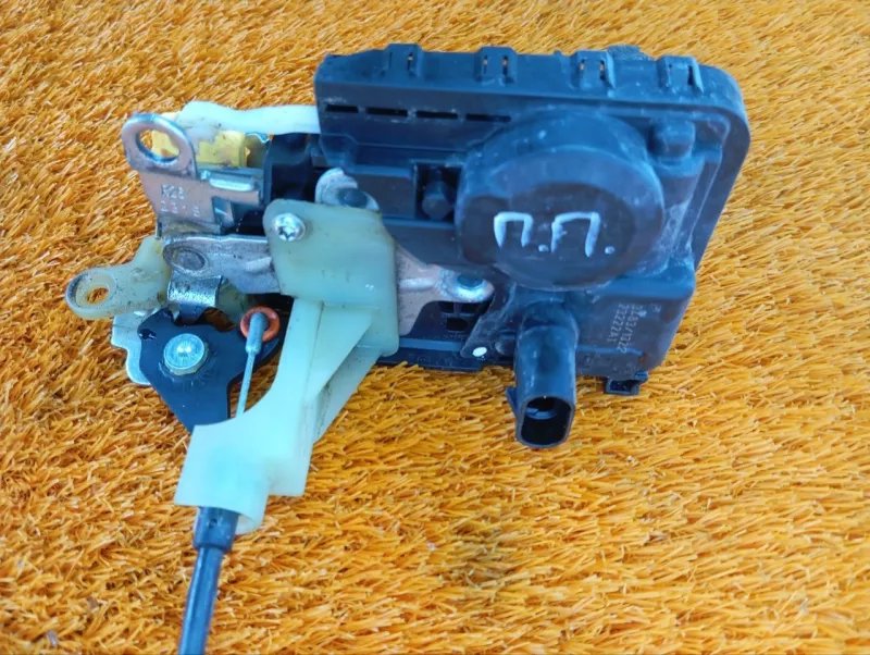 Замок двери