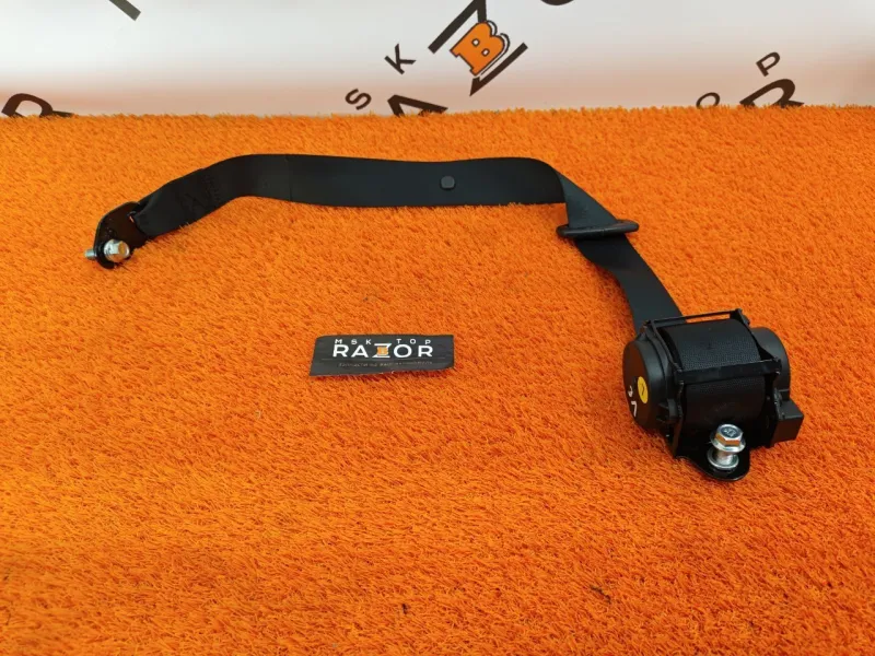 Ремень безопасности