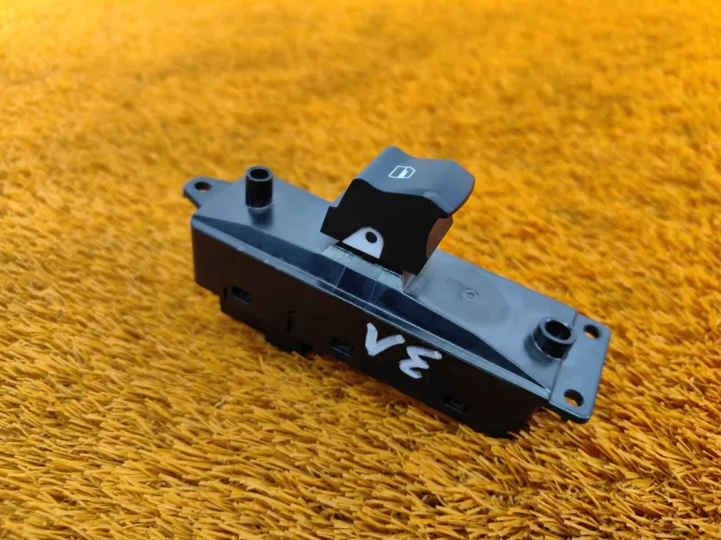 Кнопка стеклоподъемника