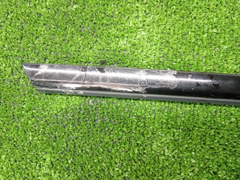 Уплотнитель стекла двери