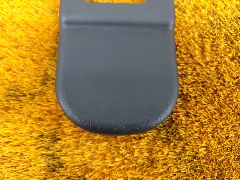 Заглушка крепления сиденья