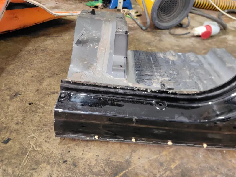 Порог с центральной стойкой