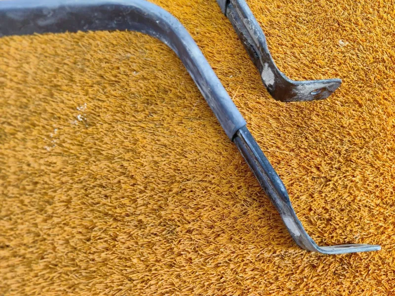 Крепление топливного бака