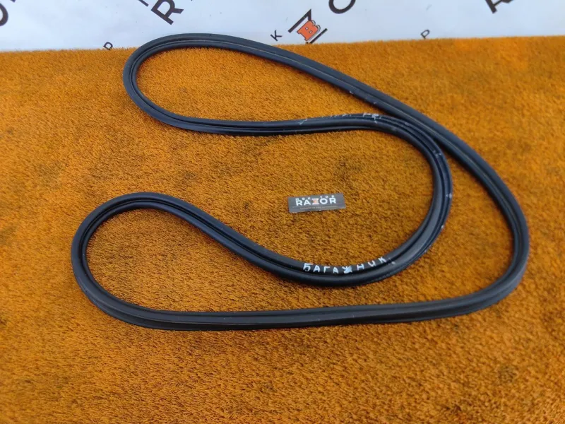 Уплотнитель багажника