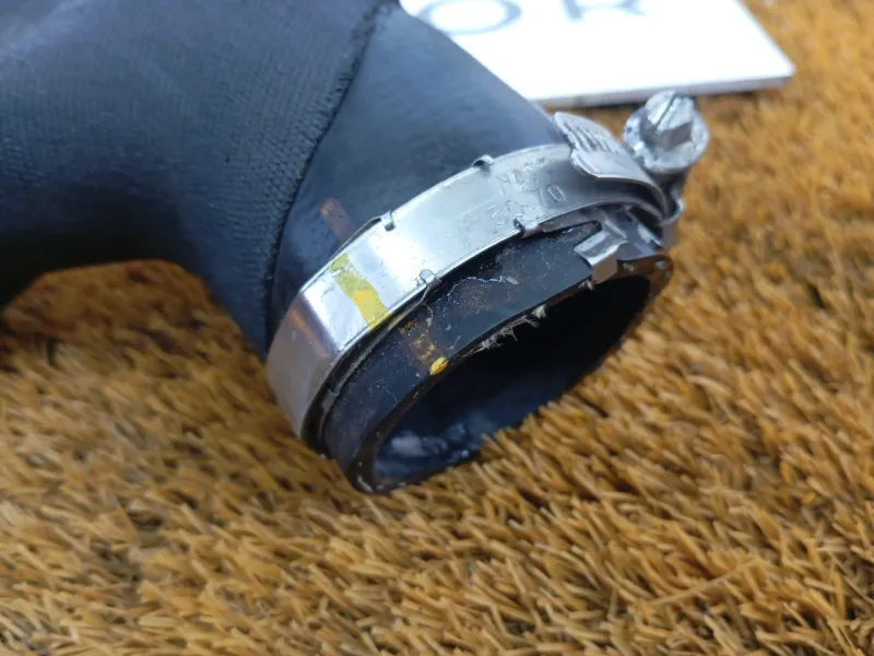 Патрубок интеркулера