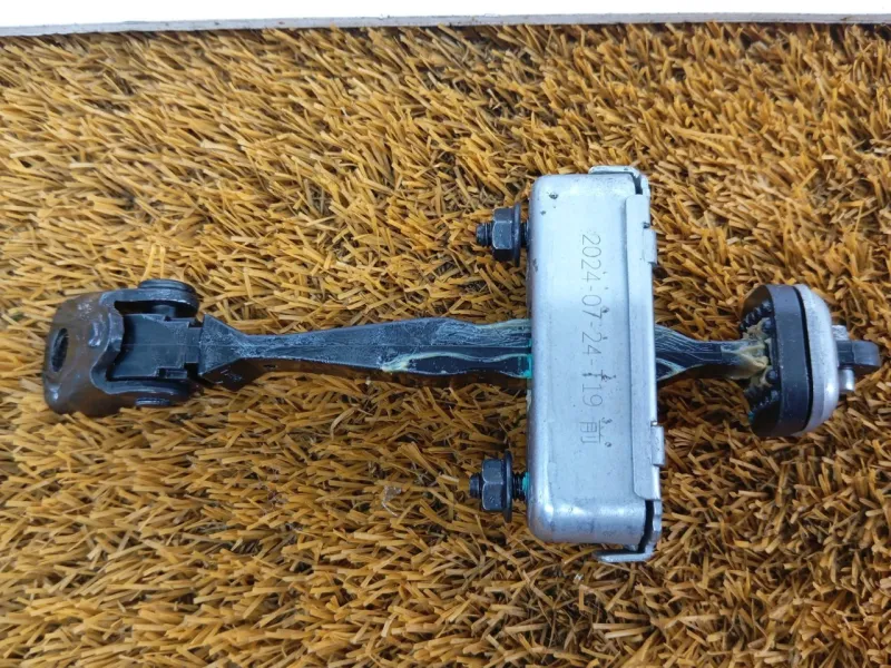 Ограничитель двери