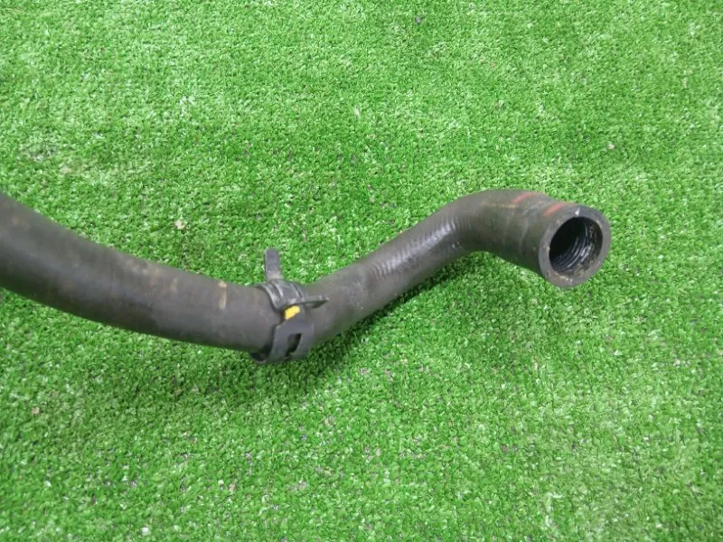 Патрубок отопителя