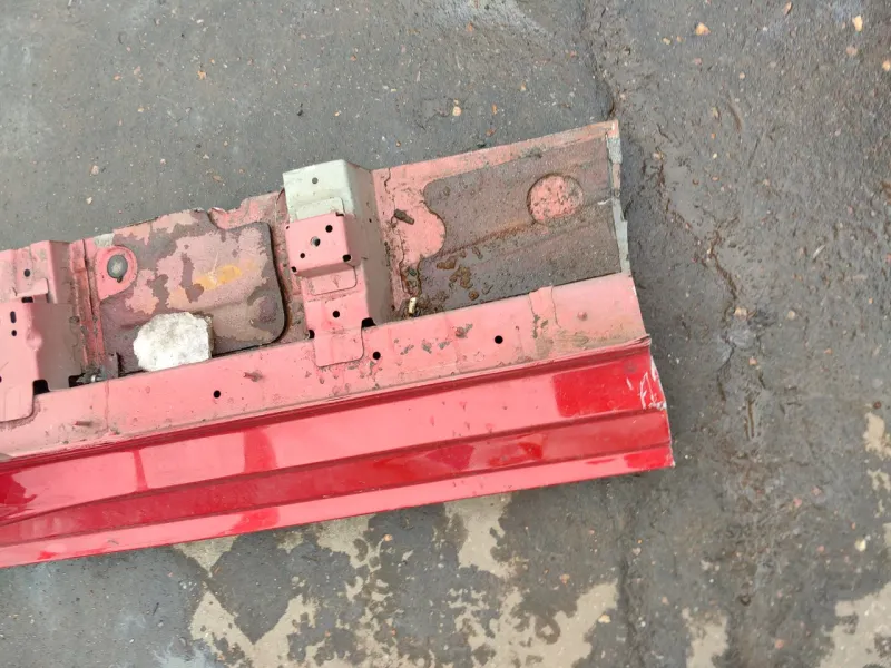 Порог с центральной стойкой