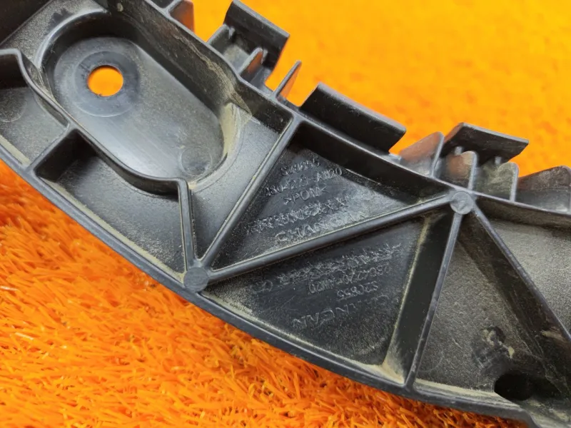 Кронштейн бампера