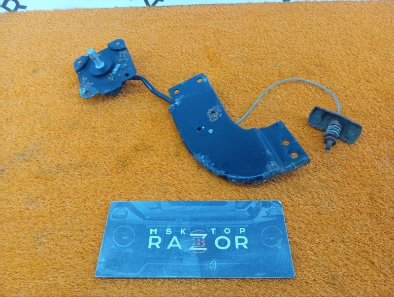 Крепление запасного колеса