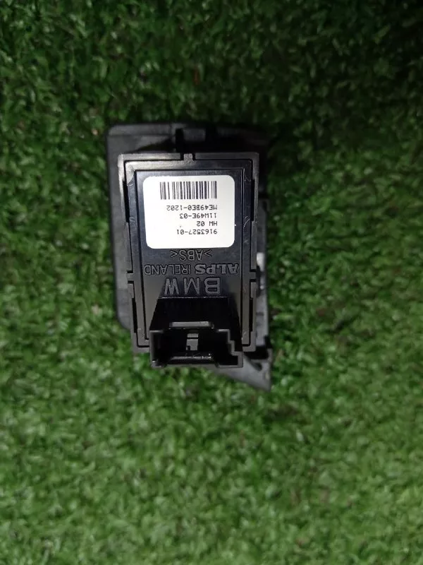 Кнопка стеклоподъемника