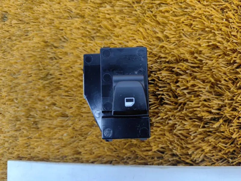 Кнопка стеклоподъемника