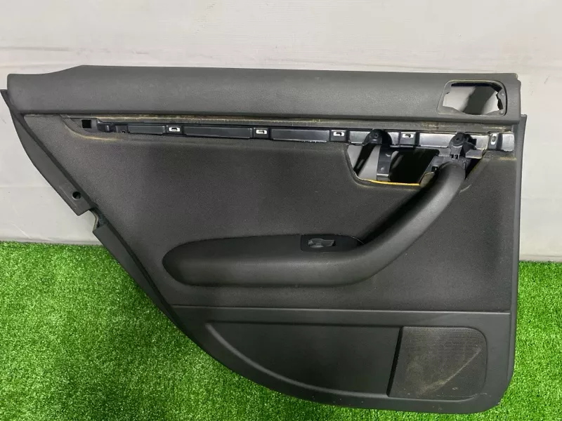 Обшивка двери Audi A4 2006 8E0867305 B7, задняя левая