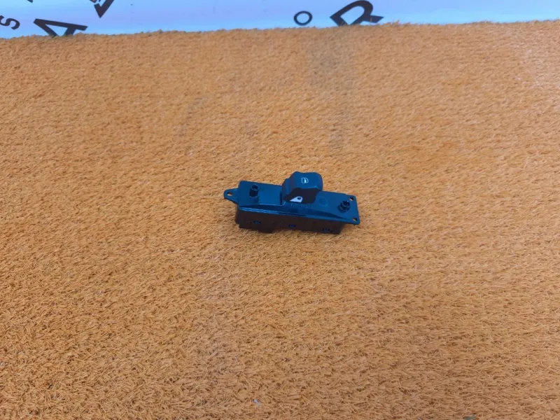 Кнопка стеклоподъемника