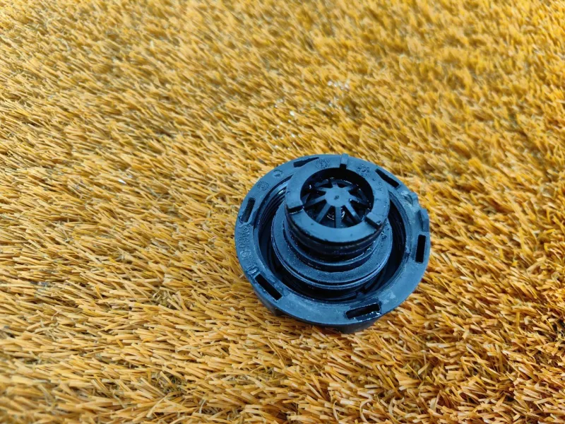 Крышка расширительного бачка