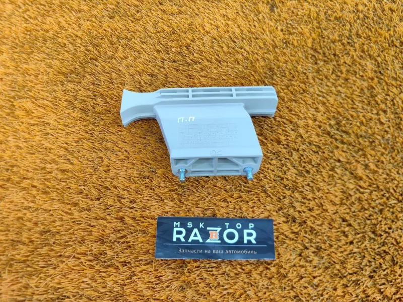 Направляющая стекла двери