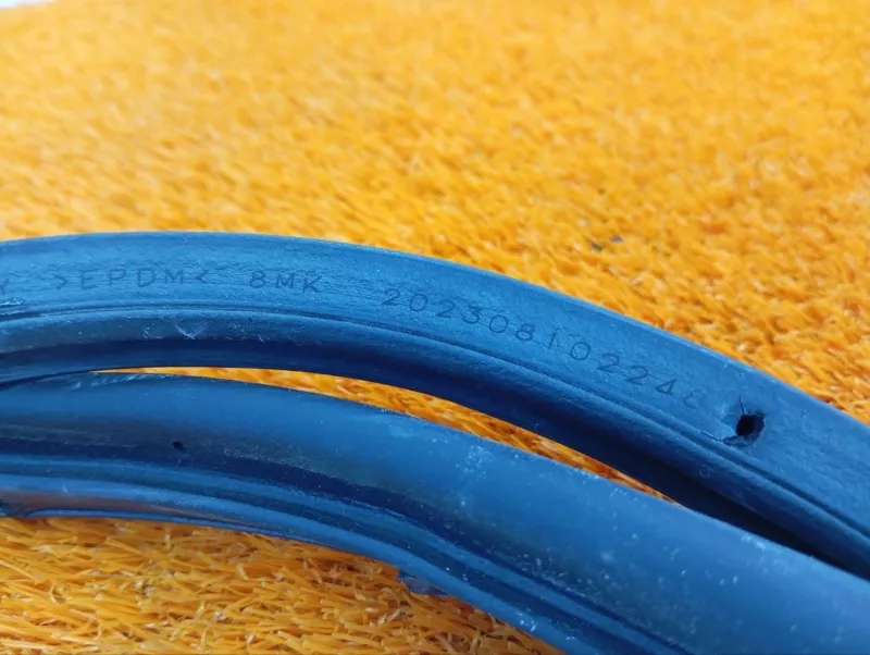 Уплотнитель двери